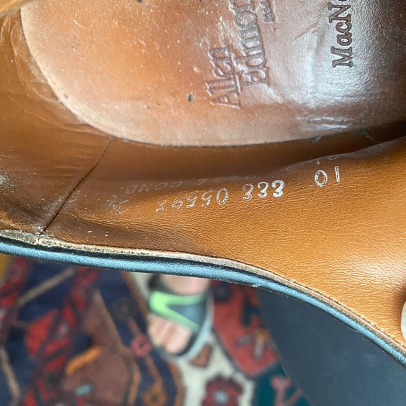 Classic Allen Edmunds Dress Shoe - Picture 5 of 7
